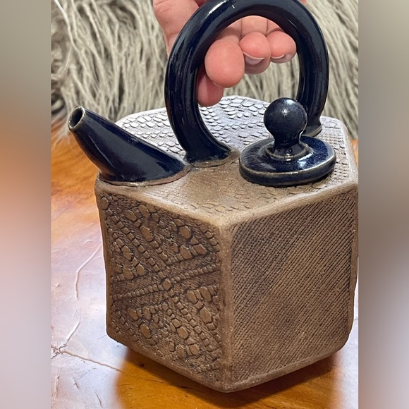 rare tea-pot with top Handled , Hand Built and Lace Textured of Stoneware NEW - Picture 2 of 14